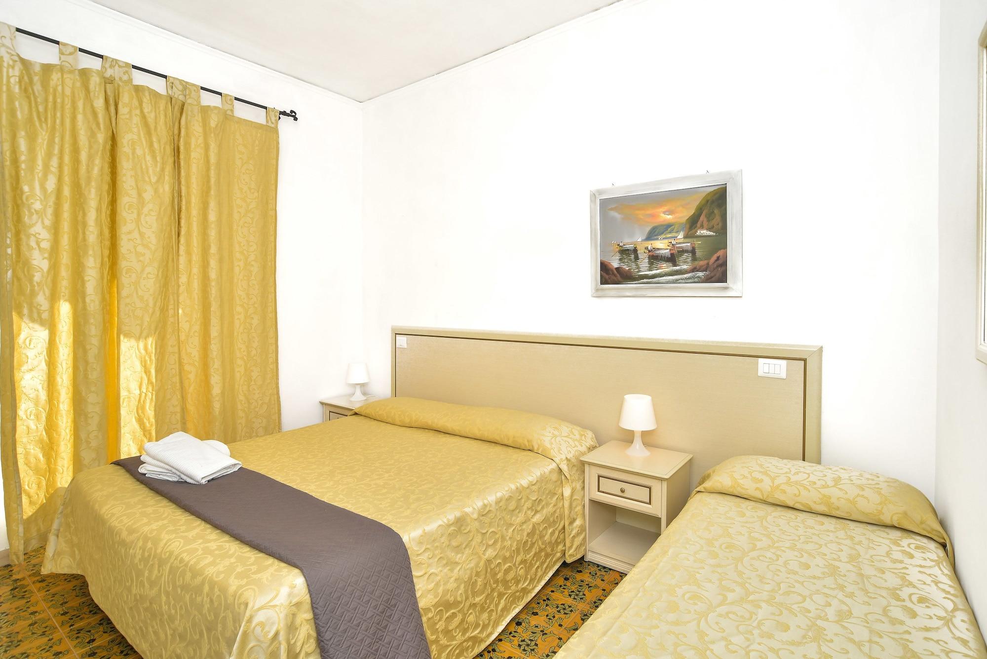 Charme Hotel La Villa Tina イスキア島 エクステリア 写真