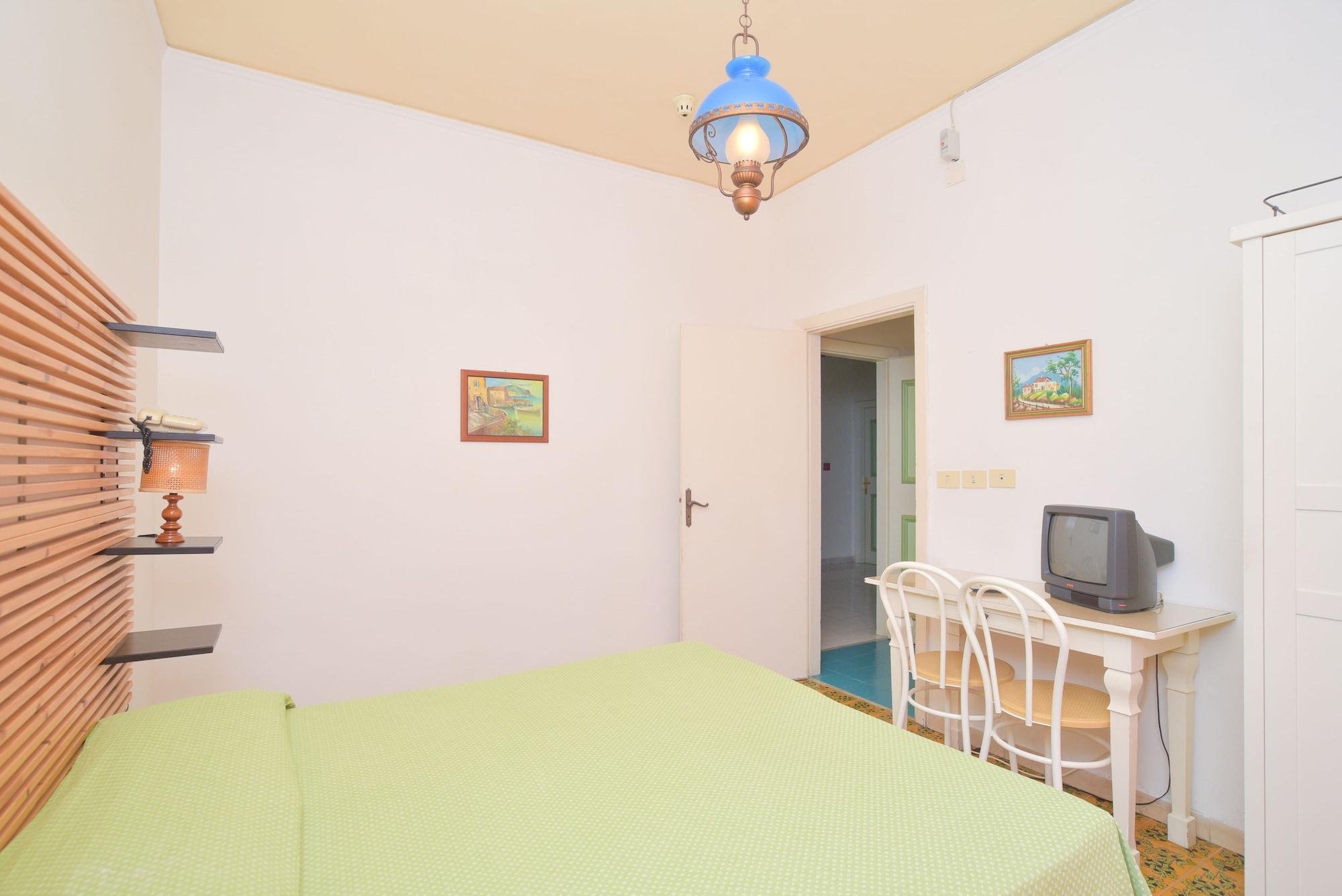 Charme Hotel La Villa Tina イスキア島 エクステリア 写真