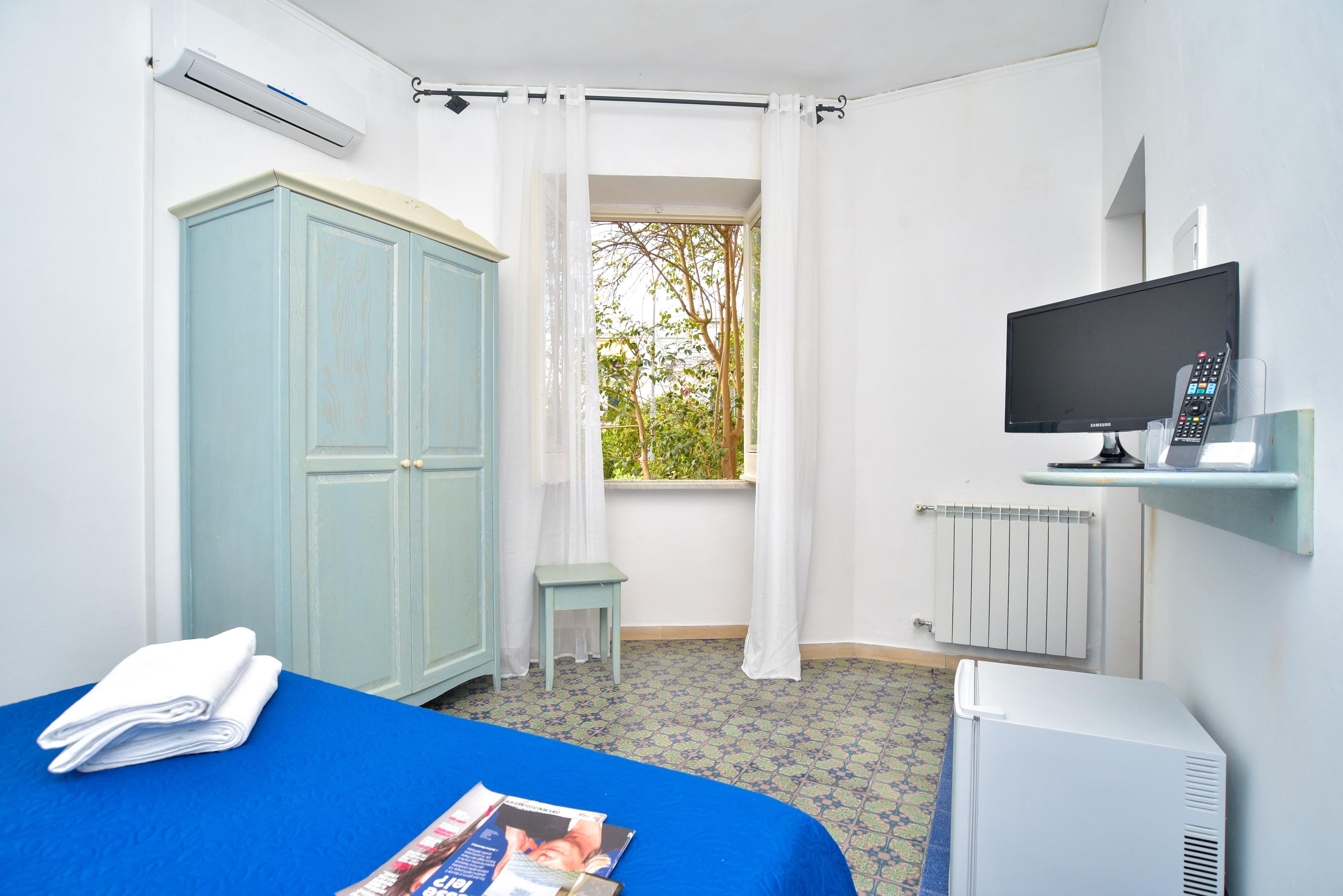 Charme Hotel La Villa Tina イスキア島 エクステリア 写真