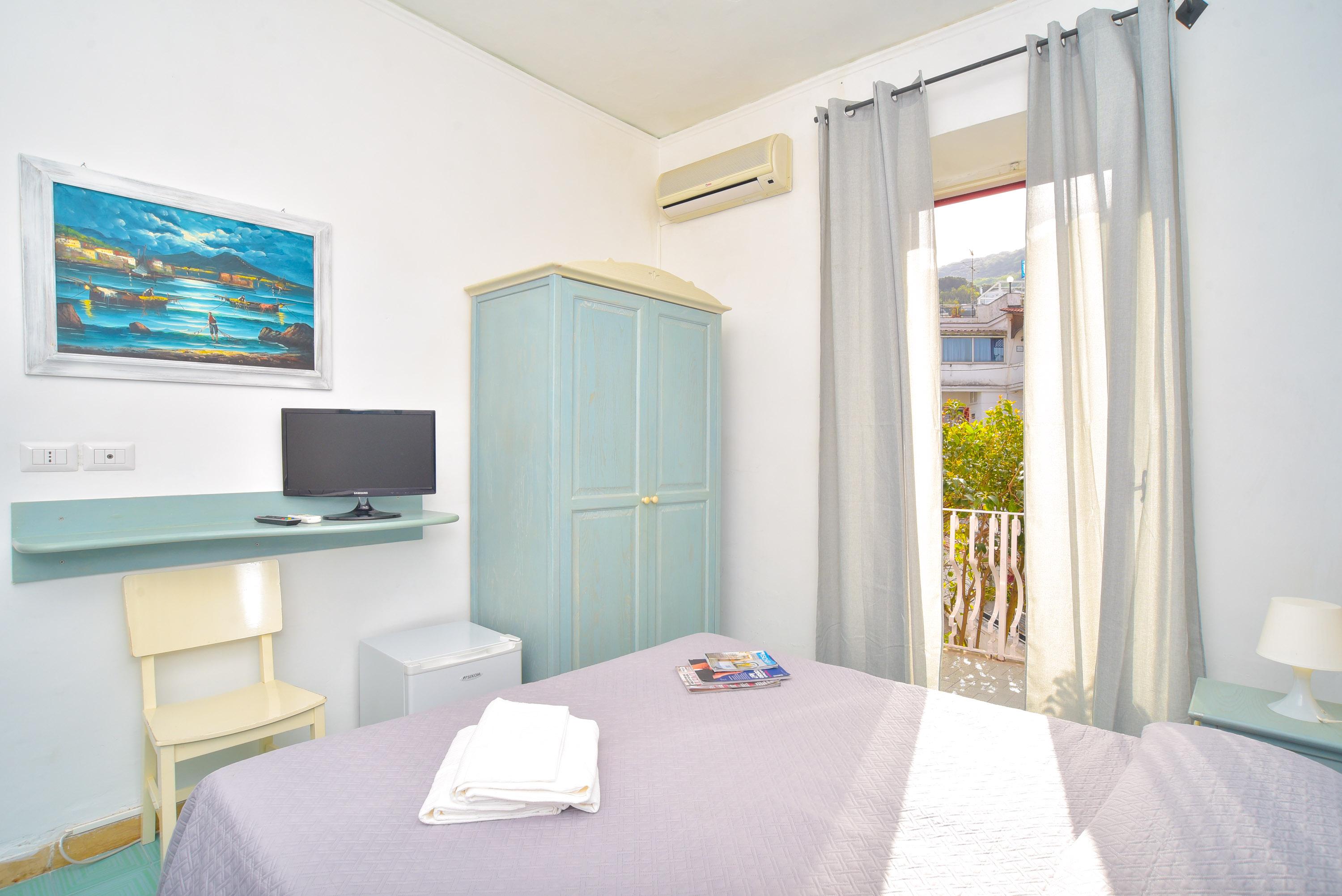 Charme Hotel La Villa Tina イスキア島 エクステリア 写真