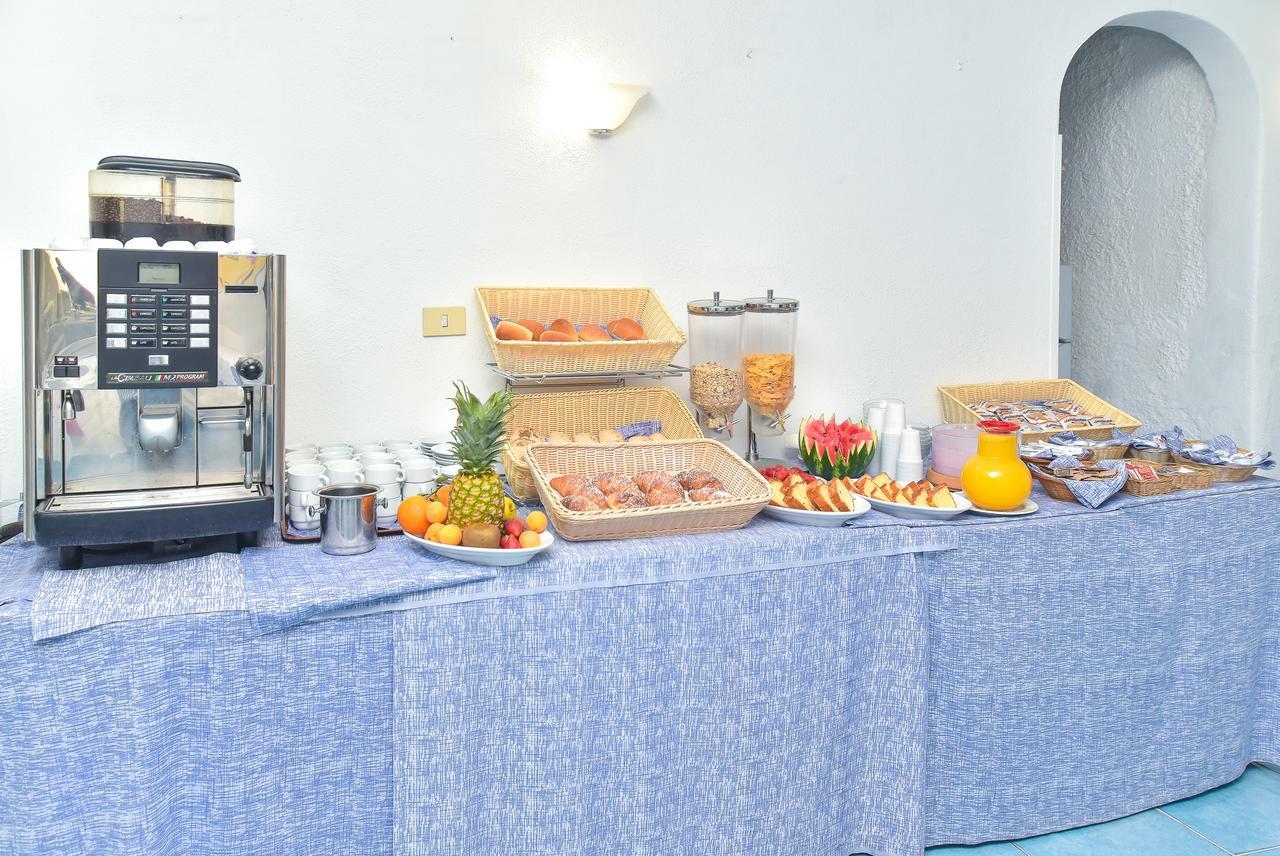 Charme Hotel La Villa Tina イスキア島 エクステリア 写真