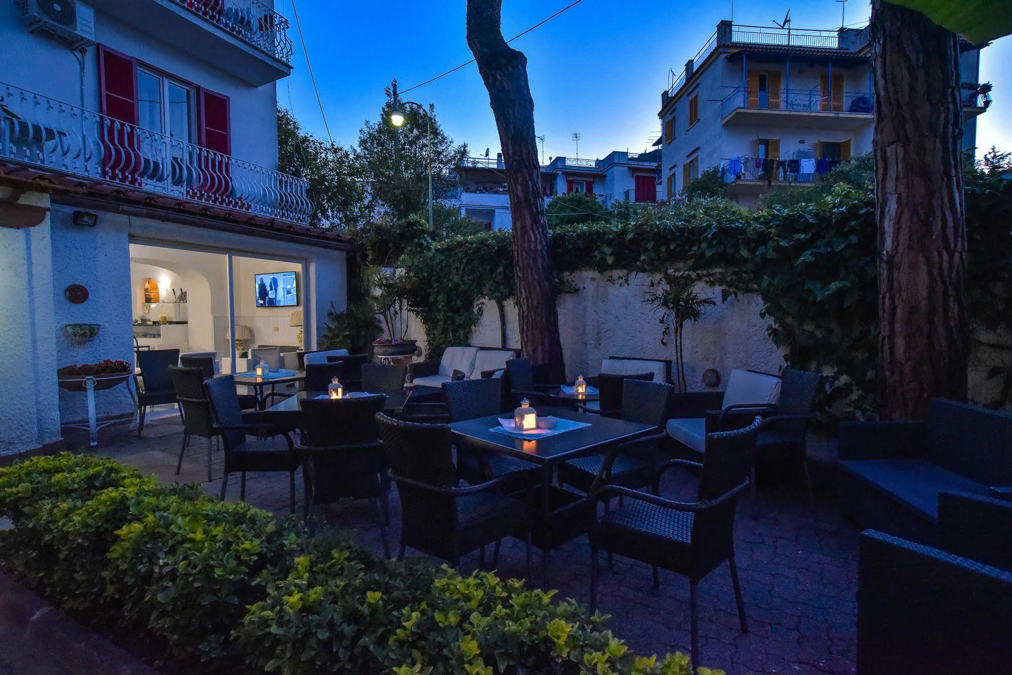 Charme Hotel La Villa Tina イスキア島 エクステリア 写真